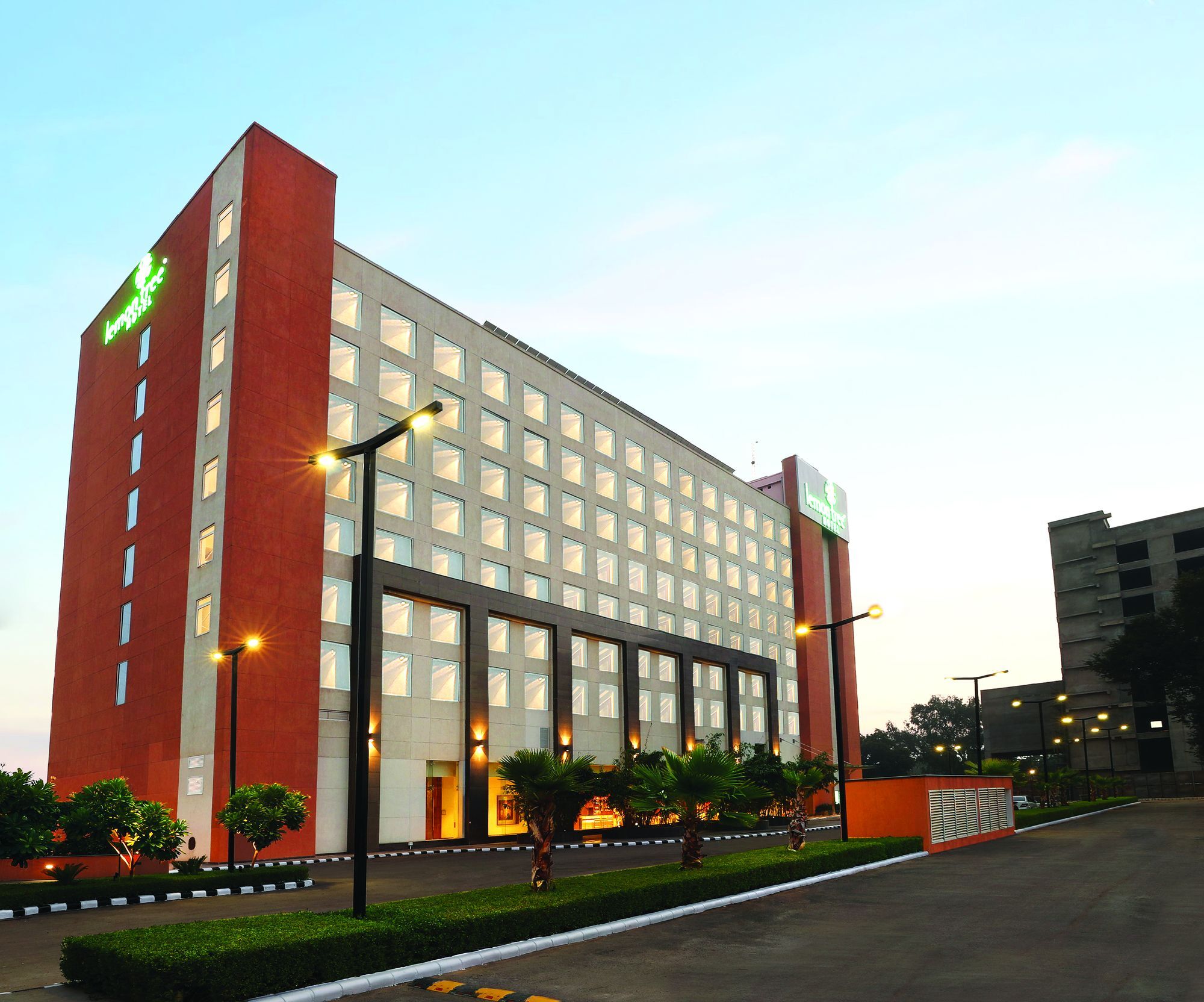 Lemon Tree Hotel Sohna Road Gurgaon Exterior foto