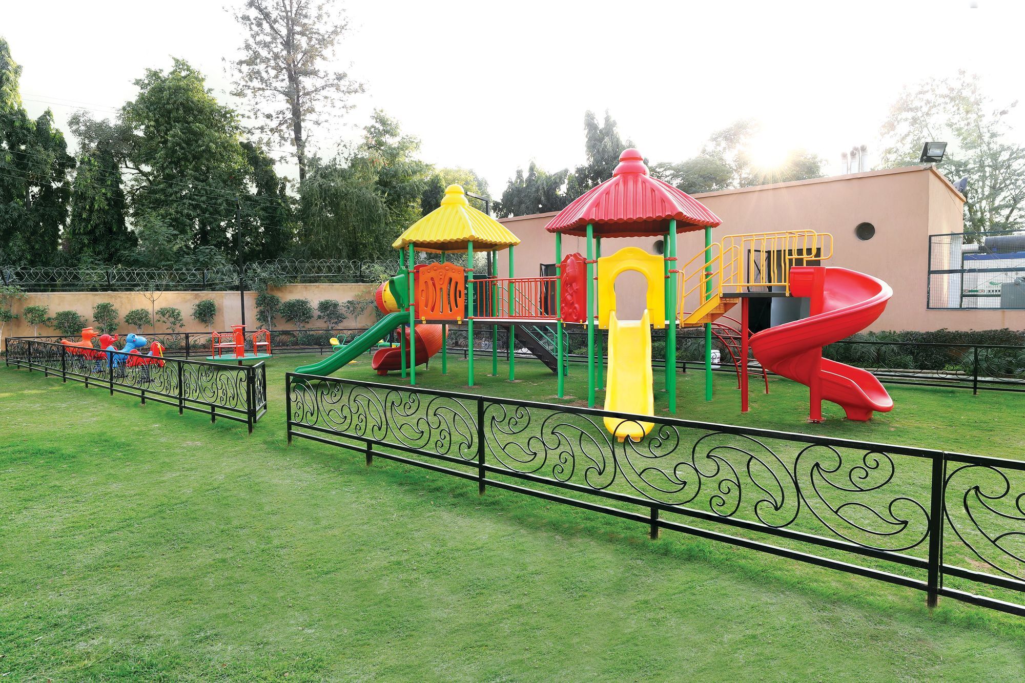 Lemon Tree Hotel Sohna Road Gurgaon Exterior foto