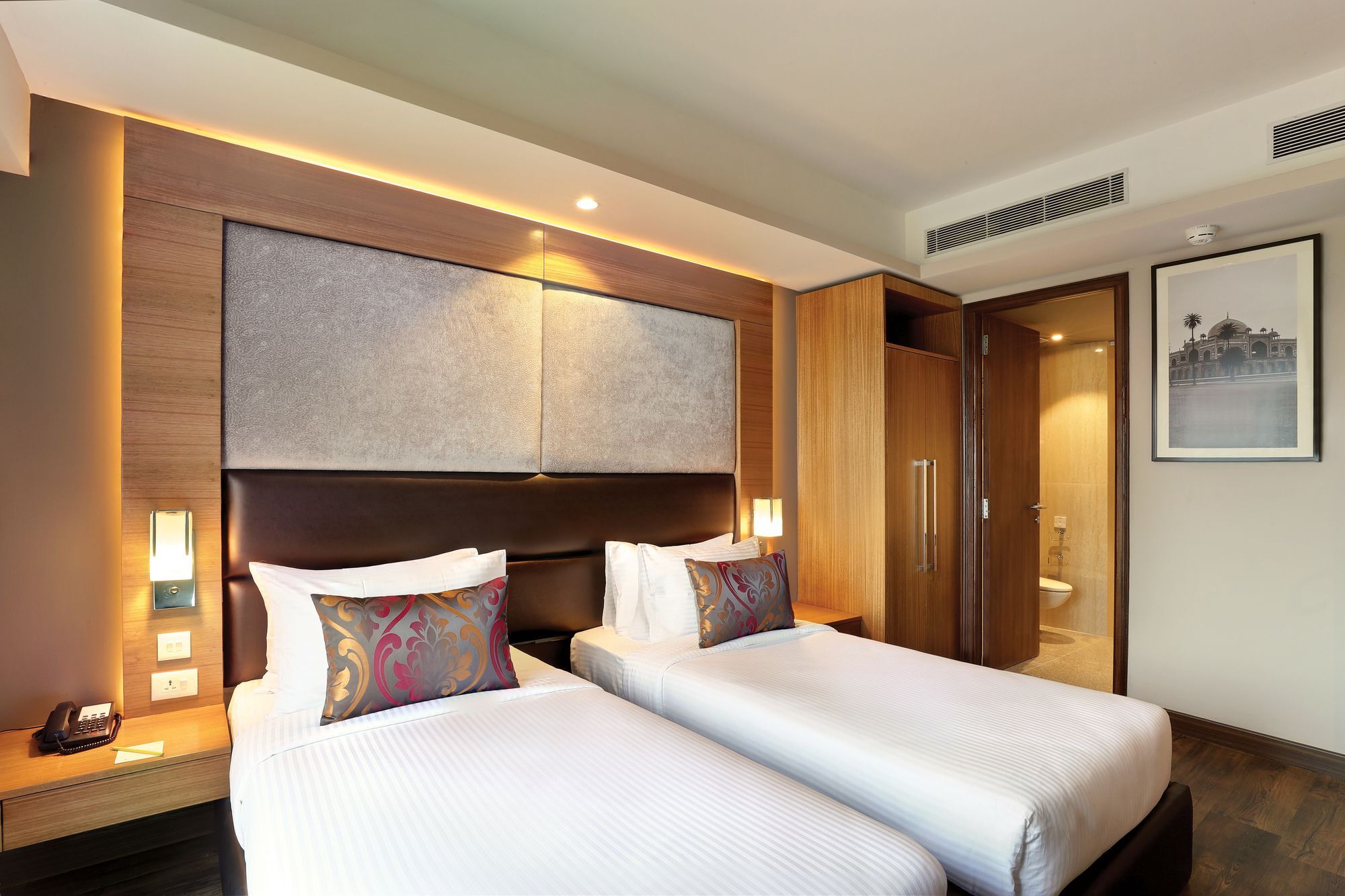 Lemon Tree Hotel Sohna Road Gurgaon Exterior foto